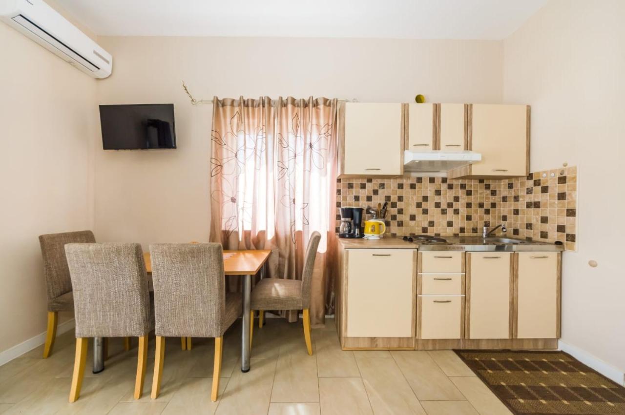 Apartments With A Parking Space Zaton, Zadar - 15000 Затон Екстериор снимка