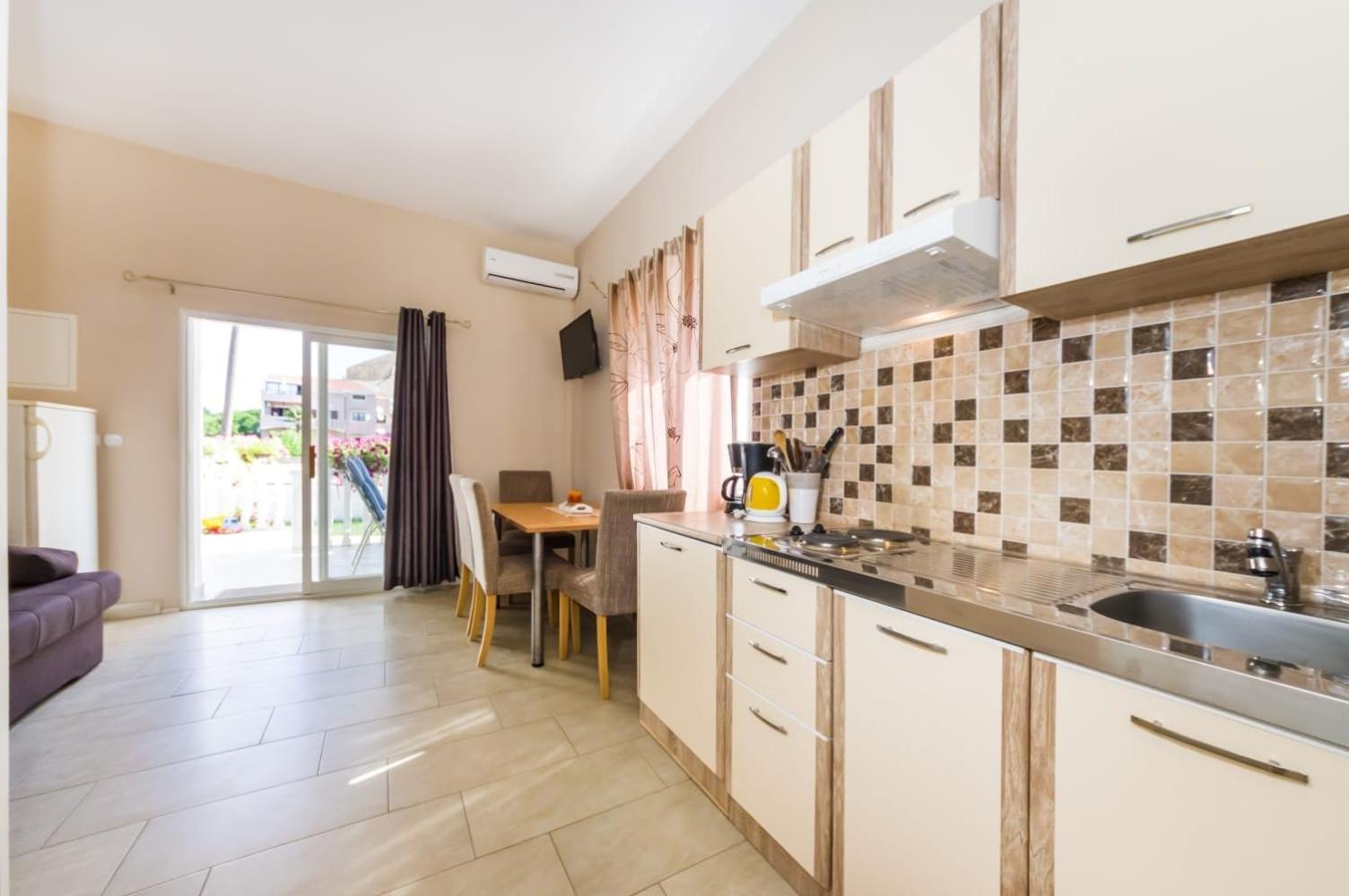 Apartments With A Parking Space Zaton, Zadar - 15000 Затон Стая снимка